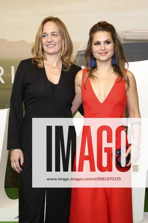 Sonsee new and Cristina do Rego at the premiere of the eighth season of Pastewka in international cinema Berlin 23 01 2018 Foto:xA.xFuturexImage