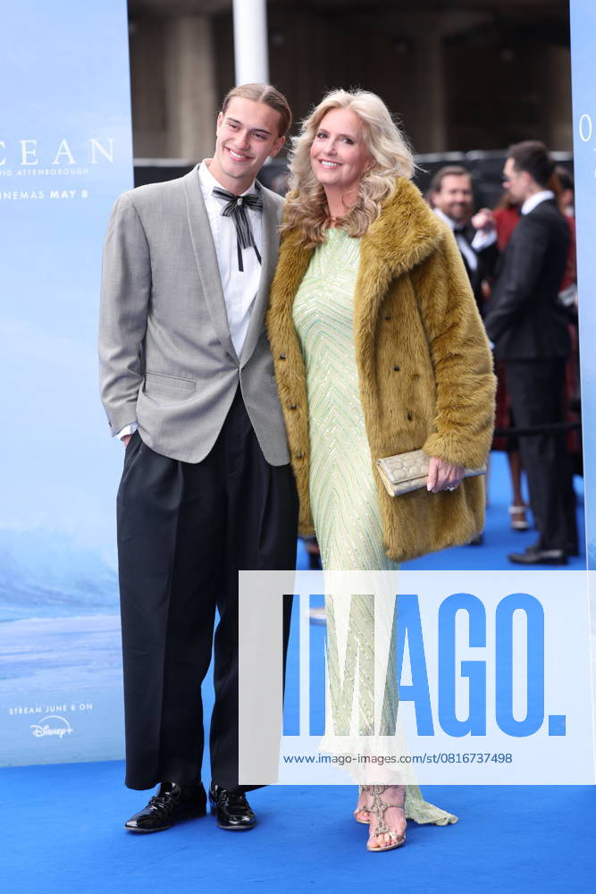 . 06 05 2025. London, United Kingdom. Penny Lancaster and son arriving at the Ocean with David Attenborough premiere in London. xStephenxLockx xi-Imagesx IIM-25922-0009