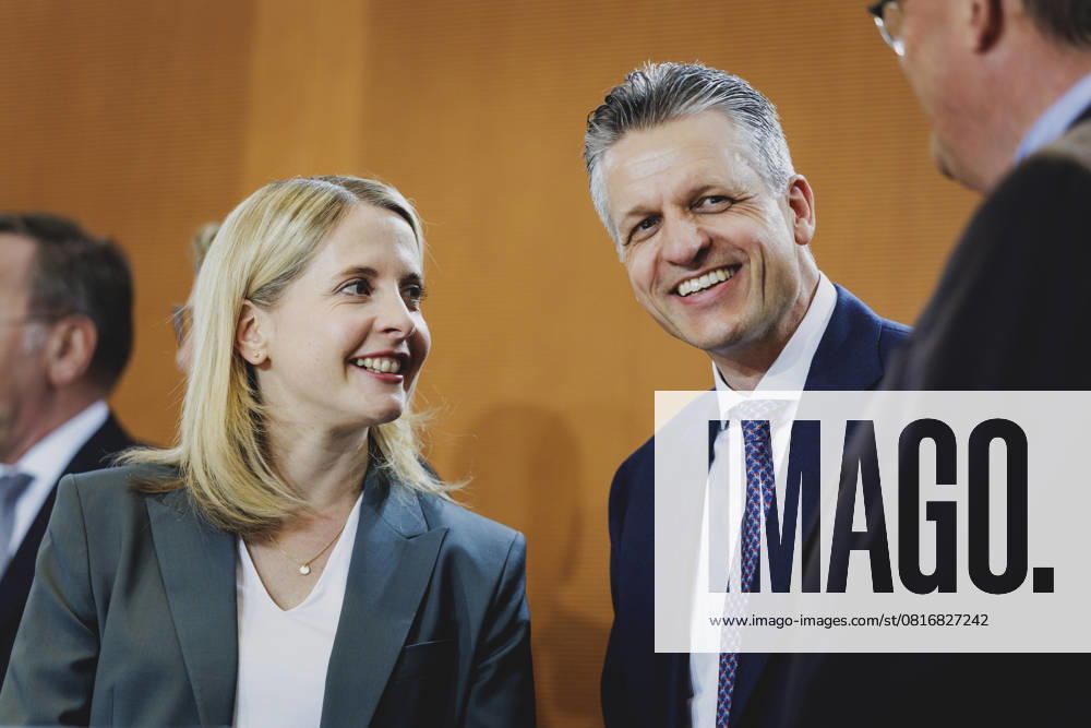 L R Verena Hubertz SPD , Federal Minister for Housing, Urban Development and Construction, and Thorsten Frei CDU , Head of the Federal Chancellery, recorded during the Constituent Cabinet Meeting in Berlin, 06 05 2025 Berlin Germany
