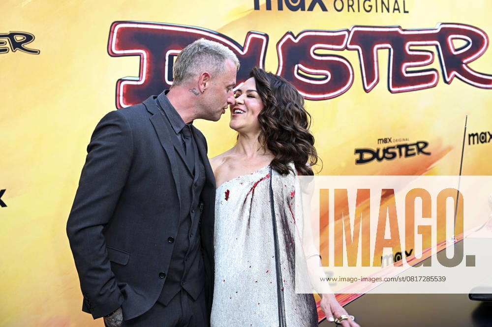 Camille Guaty with husband Sy Rhys Kaye at the premiere of the HBO Max original series Duster at Universal Studios Universal City, 08 05 2025 Foto:xD.xStarbuckx xFuturexImagex duster_5555