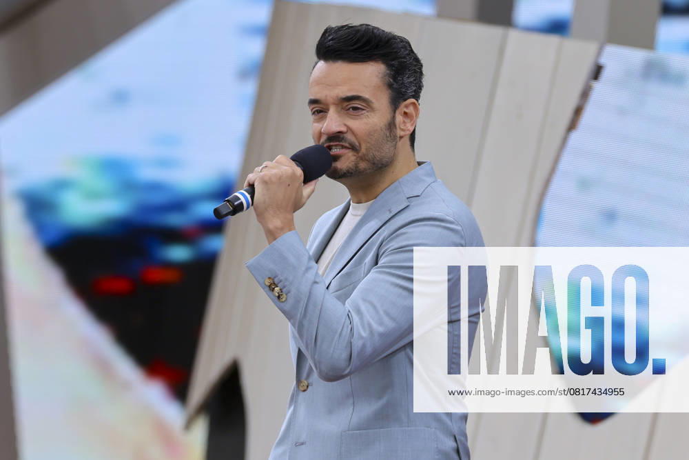 Giovanni Zarella stands on the stage, Saisoneroeffnung, ZDF Fernsehgarten, ZDF Sendezentrum on May 04, 2025 in Mainz, Germany Photo by Marco Steinbrenner DeFodi Images Giovanni Zarella stands on the stage, Saisoneroeffnung, ZDF Fernsehgarten, ZDF Sendezentrum, May 4, 2025 in Mainz, Germany Photo by Marco Steinbrenner DeFodi Images