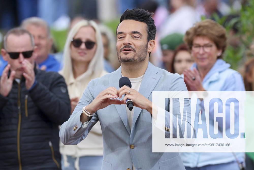 Giovanni Zarella stands on the stage, Saisoneroeffnung, ZDF Fernsehgarten, ZDF Sendezentrum on May 04, 2025 in Mainz, Germany Photo by Marco Steinbrenner DeFodi Images Giovanni Zarella stands on the stage, Saisoneroeffnung, ZDF Fernsehgarten, ZDF Sendezentrum, May 4, 2025 in Mainz, Germany Photo by Marco Steinbrenner DeFodi Images