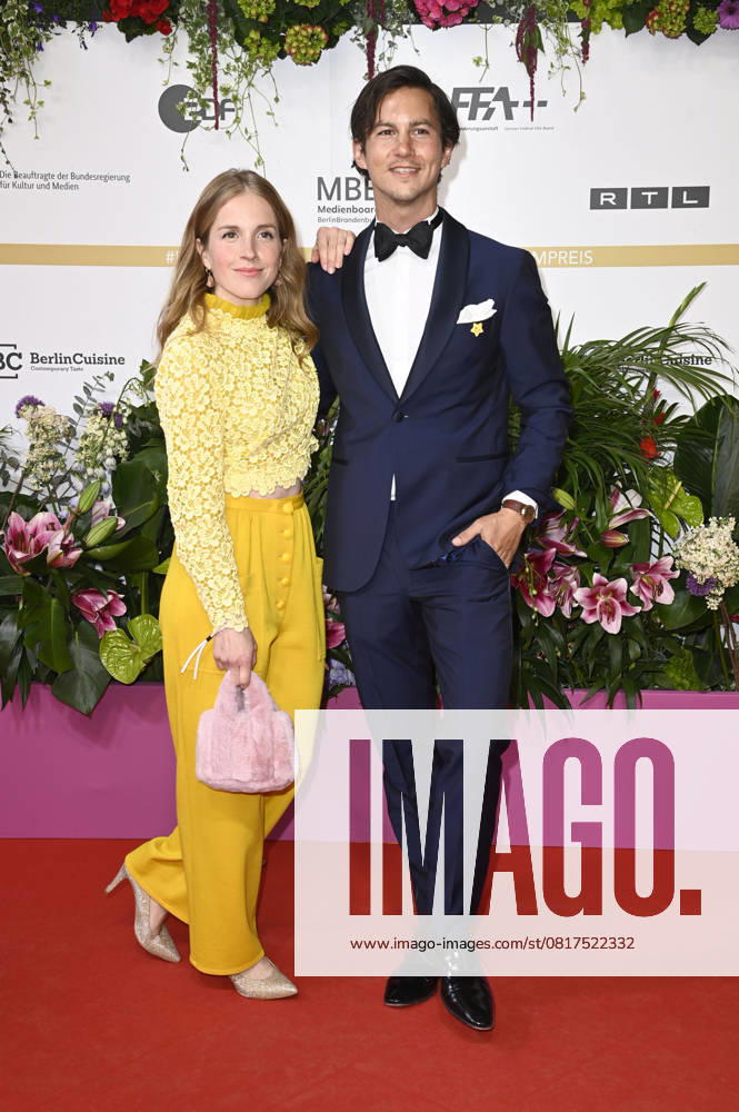 Paula Kalenberg and Tim Oliver Schultz at the 75th German Film Awards 2025 ceremony at the Theater am Potsdamer Platz Berlin, 09 05 2025 Foto:xF.xFuturexImagex filmpreis_6434