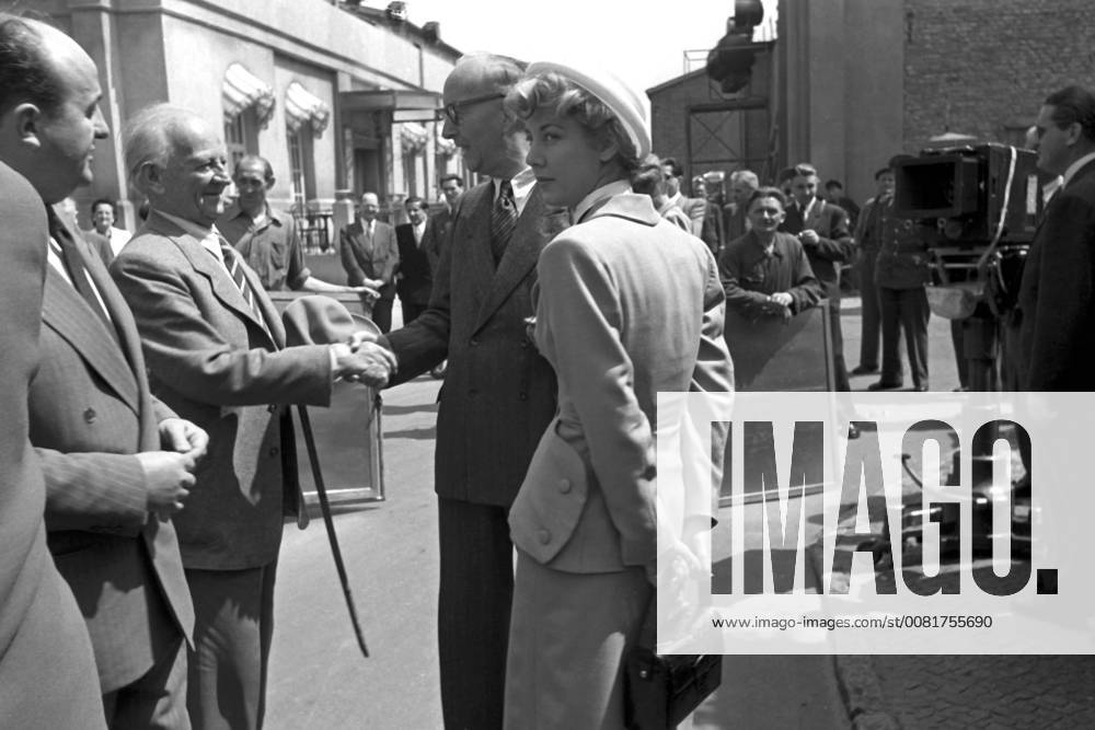 France Roche at the Berlinale in 1951 1 International Film Festival Berlin Berlin 10 06 1951 Foto:xFilmweltx xFuturexImage