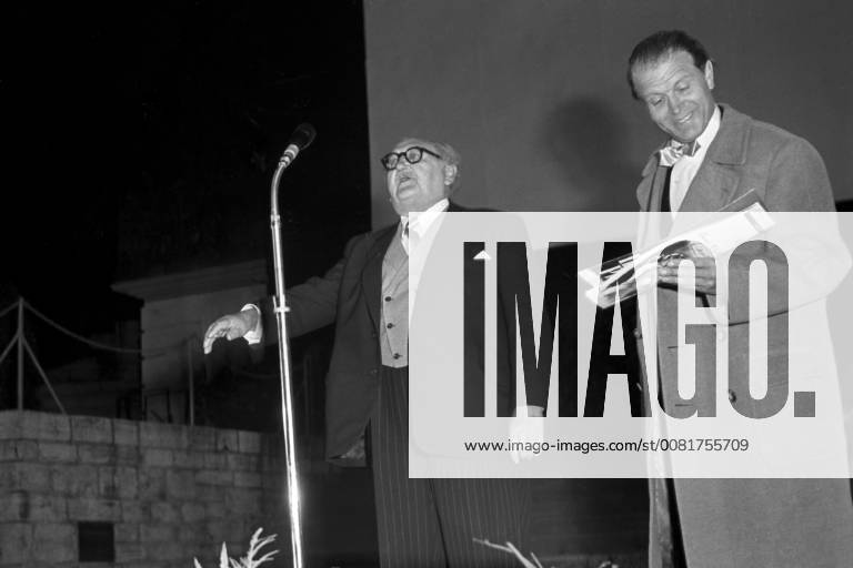 Actor in the stage presentation after a screening at the Waldbühne to Berlinale in 1951 1 International Film Festival Berlin Berlin 10 06 1951 Foto:xFilmweltx xFuturexImage