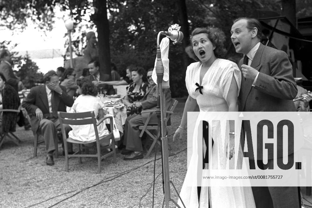Duke Film reception at the Berlinale in 1951 1 International Film Festival Berlin Berlin 14 06 1951 Foto:xFilmweltx xFuturexImage