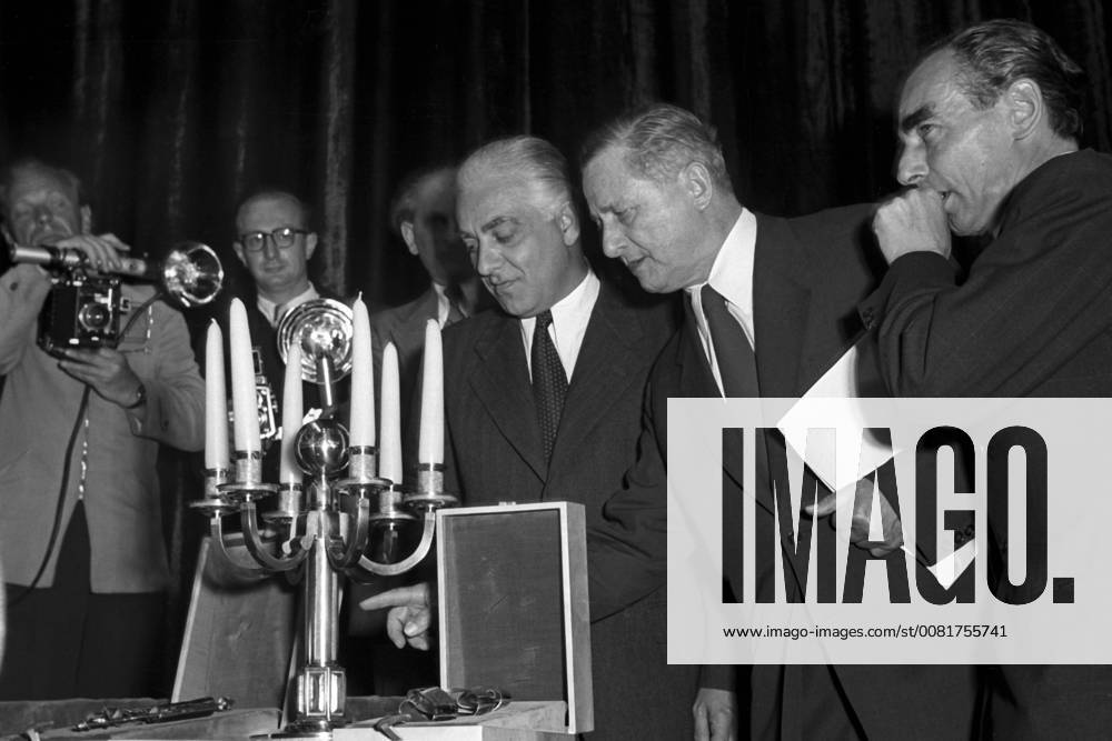 Presiverleihung at the Berlinale in 1951 1 International Film Festival Berlin Berlin 16 06 1951 Foto:xFilmweltx xFuturexImage