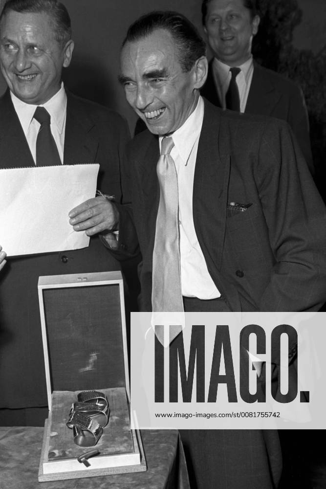 Presiverleihung at the Berlinale in 1951 1 International Film Festival Berlin Berlin 16 06 1951 Foto:xFilmweltx xFuturexImage
