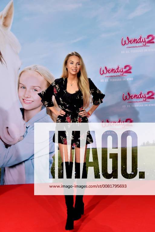 The Infulencerin xLeata posing on 04 02 2018 in Cologne on the red carpet at the premiere of the cinema Wendy 2 friendship forever