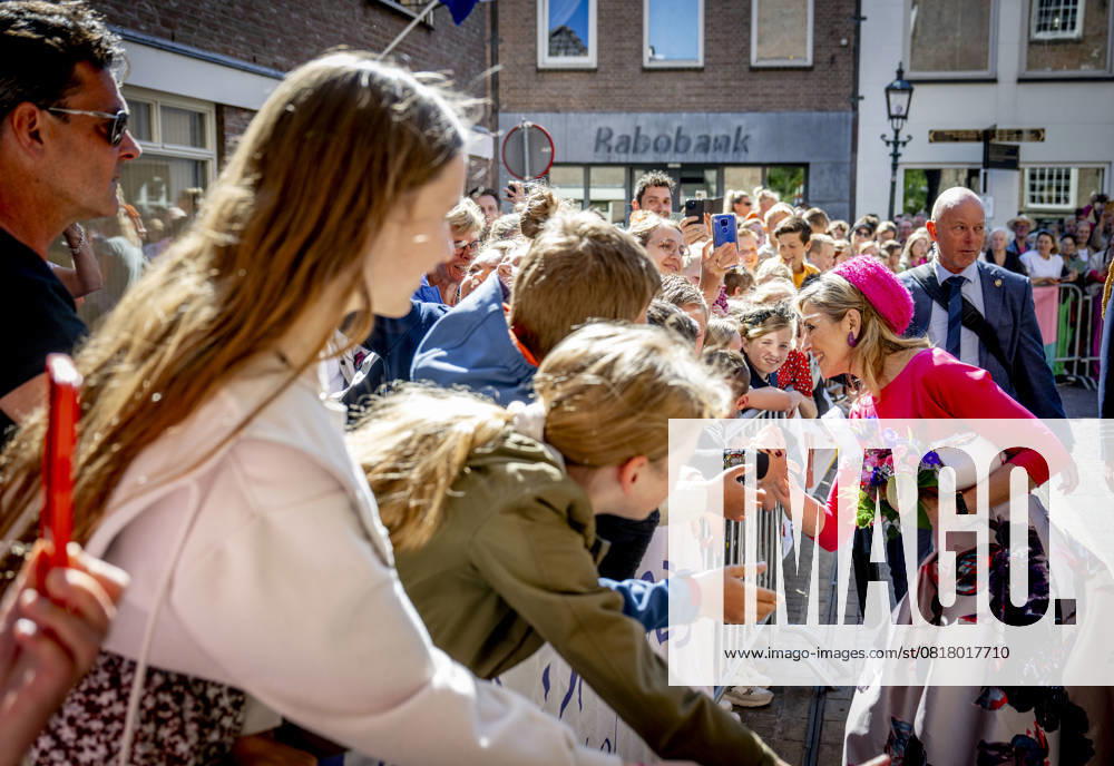 Utrecht Queen Maxima and King Willem-Alexander visited the Old Town Hall from 1375, which forms a whole with the IJsselpoort Montfoort and Daiwa House a company that specialises in sustainable and fast construction solutions in Montfoort. Â