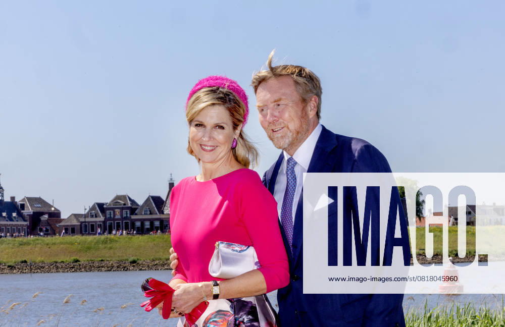 Utrecht Queen Maxima and King Willem-Alexander at the ferry De Overkant during the visited at Montfoort, Lopik, Viane, Lopikerwaard and Vijfheerenlanden in Utrecht. Â