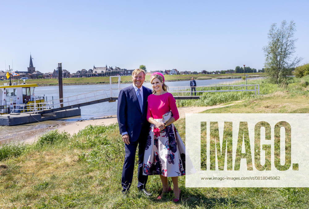 Utrecht Queen Maxima and King Willem-Alexander at the ferry De Overkant during the visited at Montfoort, Lopik, Viane, Lopikerwaard and Vijfheerenlanden in Utrecht. Â