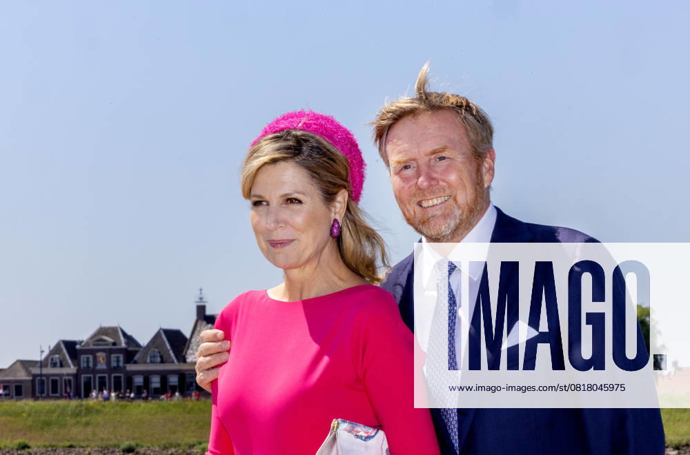 Utrecht Queen Maxima and King Willem-Alexander at the ferry De Overkant during the visited at Montfoort, Lopik, Viane, Lopikerwaard and Vijfheerenlanden in Utrecht. Â