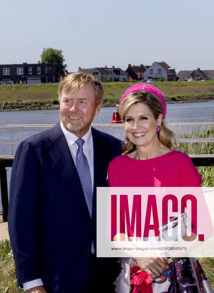 Utrecht Queen Maxima and King Willem-Alexander at the ferry De Overkant during the visited at Montfoort, Lopik, Viane, Lopikerwaard and Vijfheerenlanden in Utrecht. Â