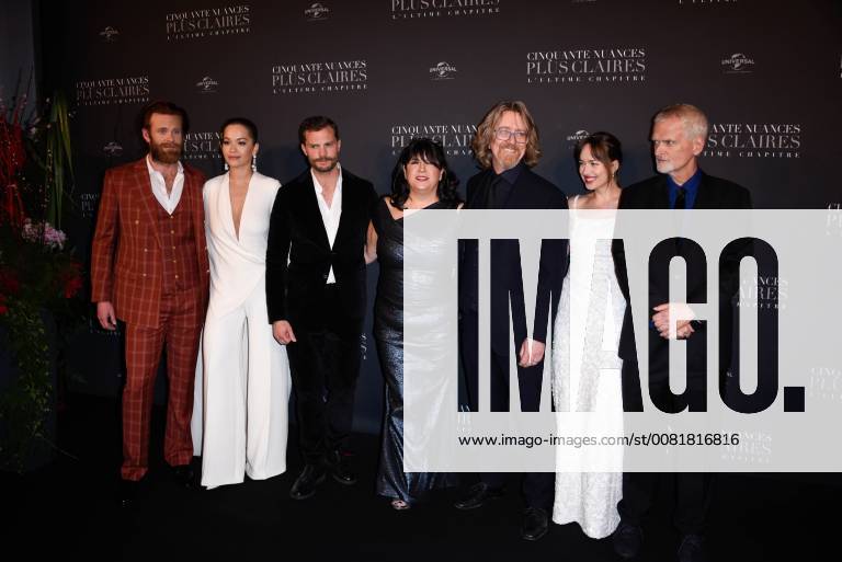 Fifty Shades of Grey 3 Premiere in Paris Jamie Dornan ( acteur ) - Dakota Johnson ( actrice ) - Erika Leonard James ( productrice ) - Rita Ora ( actrice ) - Eric Johnson ( acteur ) - James Foley ( realisateur ) - Liam Payne ( chanteur ) lors du photocall pour l avant premiere du film 50 NUANCES PLUS CLAIRES a Paris CELEBRITES : Avant premiere du film 50 NUANCES PLUS CLAIRES - Paris - 06 02 2018 FedericoPestellini Panoramic