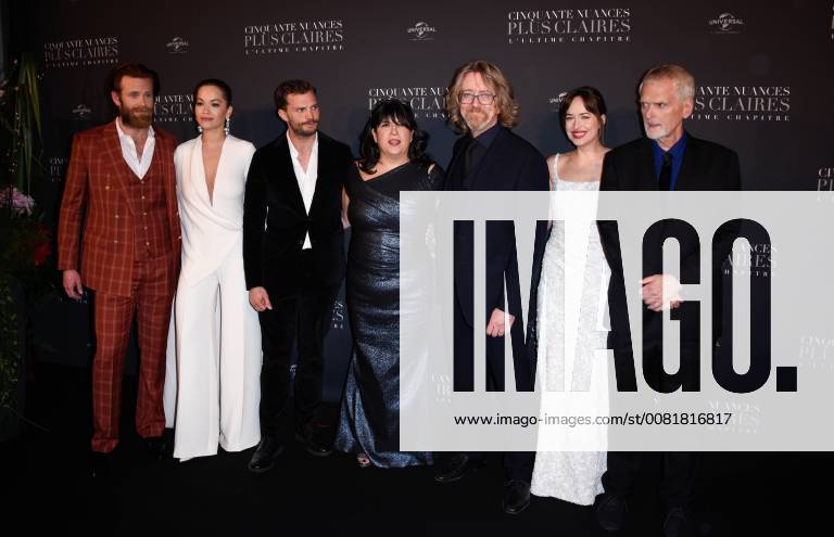 Fifty Shades of Grey 3 Premiere in Paris Jamie Dornan ( acteur ) - Dakota Johnson ( actrice ) - Erika Leonard James ( productrice ) - Rita Ora ( actrice ) - Eric Johnson ( acteur ) - James Foley ( realisateur ) - Liam Payne ( chanteur ) lors du photocall pour l avant premiere du film 50 NUANCES PLUS CLAIRES a Paris CELEBRITES : Avant premiere du film 50 NUANCES PLUS CLAIRES - Paris - 06 02 2018 FedericoPestellini Panoramic