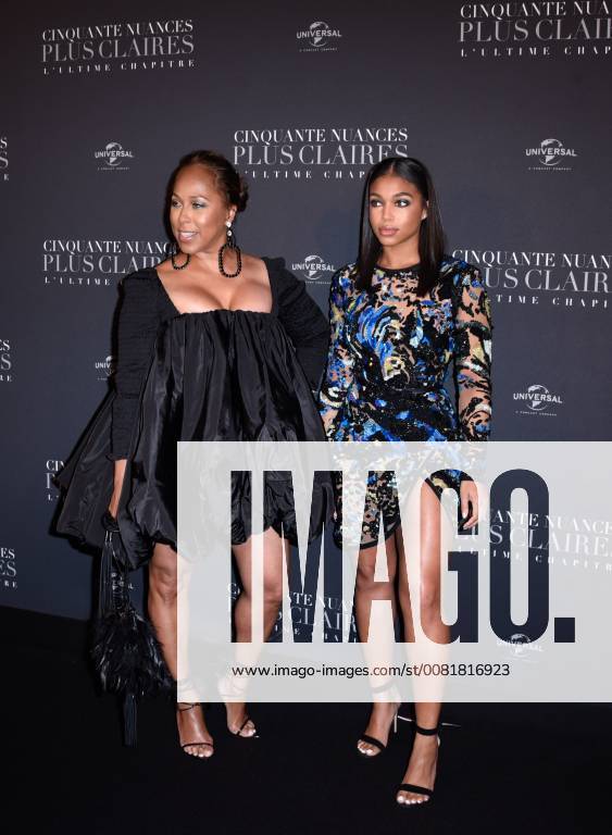 Fifty Shades of Grey 3 Premiere in Paris Marjorie Harvey et sa fille Lori lors du photocall pour l avant premiere du film 50 NUANCES PLUS CLAIRES a Paris CELEBRITES : Avant premiere du film 50 NUANCES PLUS CLAIRES - Paris - 06 02 2018 FedericoPestellini Panoramic