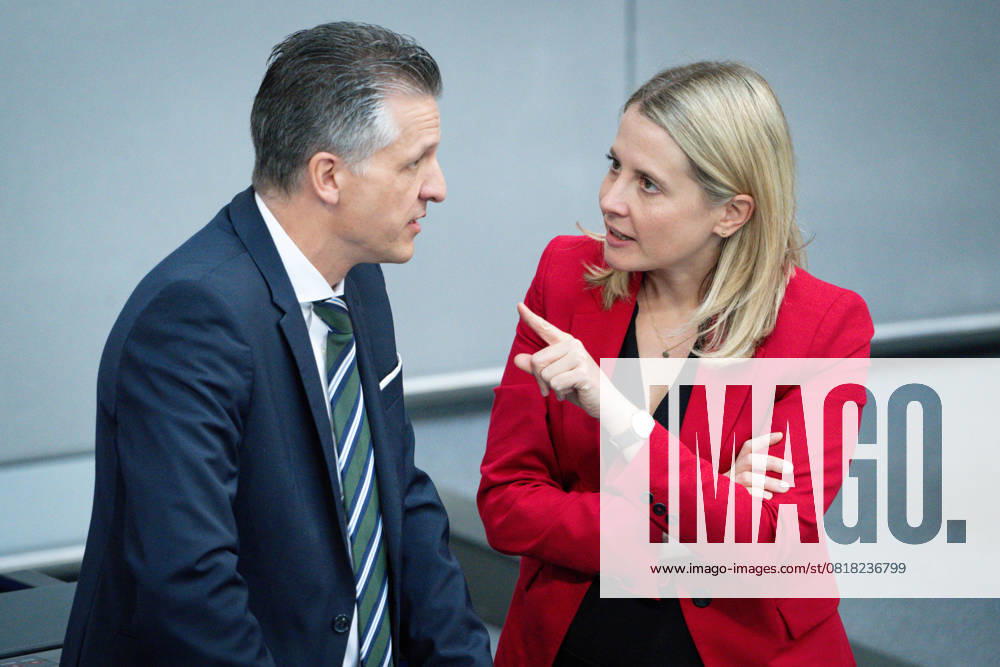 German Bundestag, 3rd plenary session Verena Hubertz, Federal Minister for Housing, Urban Development and Construction in conversation with Thorsten Frei, Federal Minister for Special Tasks and Head of the Federal Chancellery on the government bench at the 3rd session of the German Bundestag in Berlin, 14 05 2025 Berlin Berlin Germany