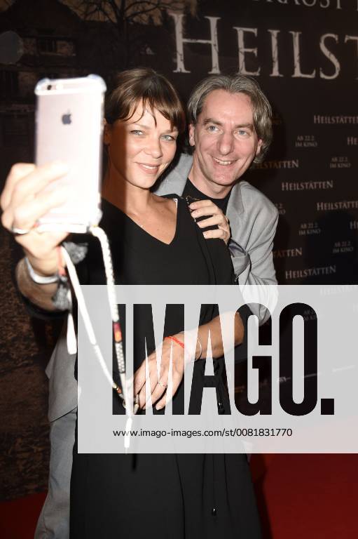 Jessica Schwarz and at the premiere of the movie Till Schmerbeck health resorts in the former silent film cinema Delphi Berlin 07 02 2018 Foto:xF.xFuturexImage