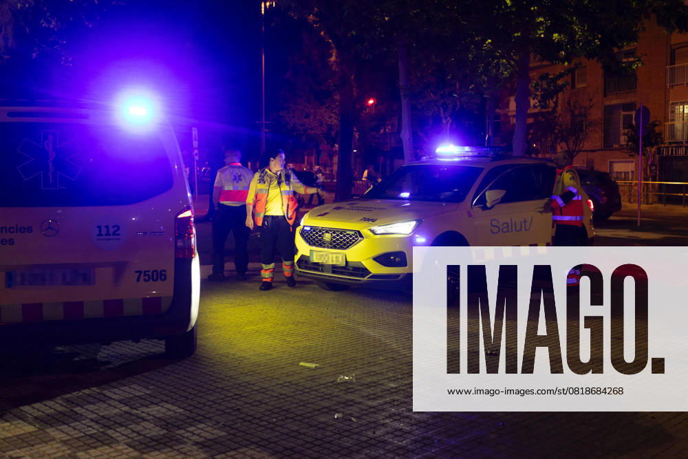 The Mossos d Esquadra have arrested the driver of the vehicle involved in the accidental hit-and-run outside the RCDE Stadium outside the RCDE Stadium before the derby between Espanyol and FC Barcelona A total of 13 people were not seriously injured This happened after a woman lost control of the vehicle she was driving, The emergency services are attending to the injured people and there is a large police presence in the area The Catalan police have opened an investigation to clarify the facts 15 MAY 2025 VEHICLE ACCIDENT ATROPELLO ATROPELLO SOCCER MATCH EVENT Cornellà de Llobregat, Barcelona Cornellà de Llobregat, Barcelona Spain