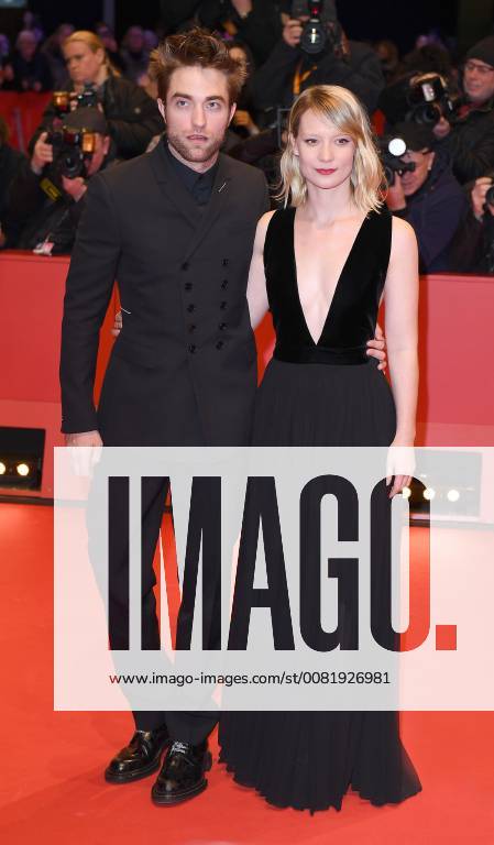 English actor Robert Pattinson and Australian actress Mia Wasikowska attend The 68th Berlinale International Film Festival Premiere of Damsel at the Berlinale Palace in Berlin on February 16, 2018. LON20180216214 PAULxTREADWAY