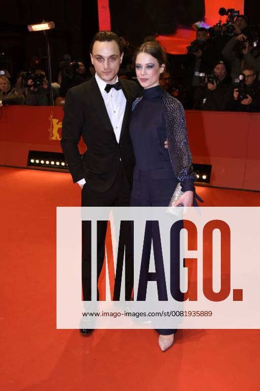 Franz Rogowski and Paula beer transit attending the premiere at the Berlin International Film Festival Berlinale 2018 68th at Berlinale Palace on February 17 in Berlin Germany Foto:xC.xNiehausx xFuturexImage