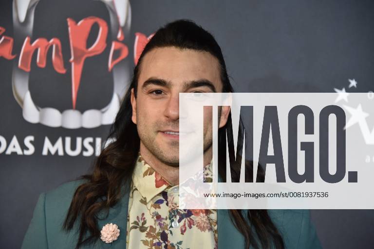The singer and dancer Cale Kalay comes on 17 02 2018 in Cologne for the premiere of the musical dance of the vampires in the musical dome