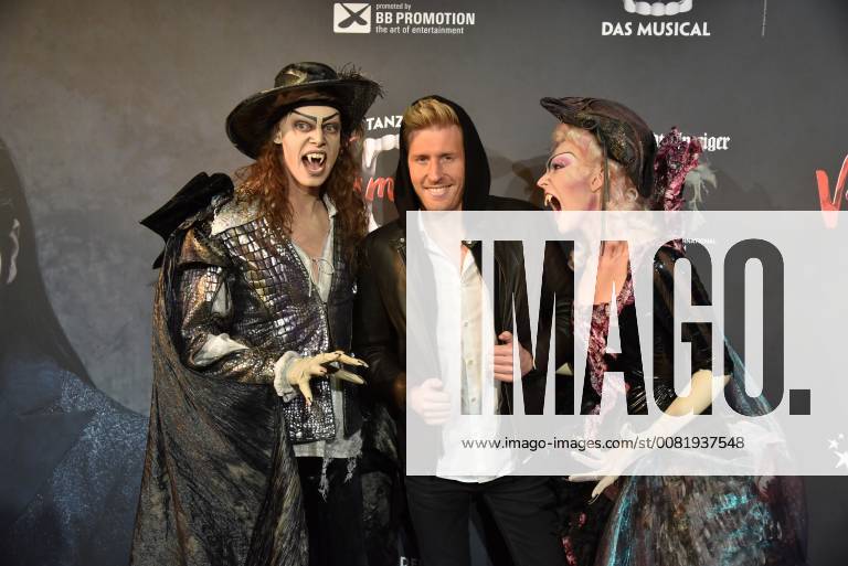 Starring Albert Jan Kinemar l r moderator and singer Maximilian Maxi Arland and actress Elise Doorn is on 17 02 2018 in Cologne for the premiere of the musical dance of the vampires in the musical dome
