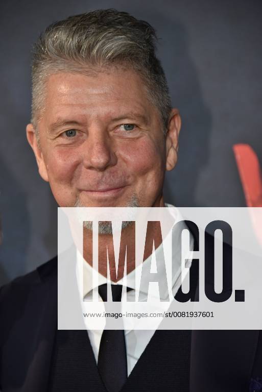 Moderator Heiko Wasser comes on 17 02 2018 in Cologne for the premiere of the musical dance of the vampires in the musical dome