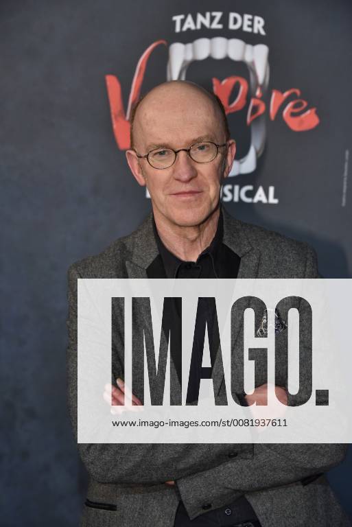 Actor Peter Nottmeier comes on 17 02 2018 in Cologne for the premiere of the musical dance of the vampires in the musical dome