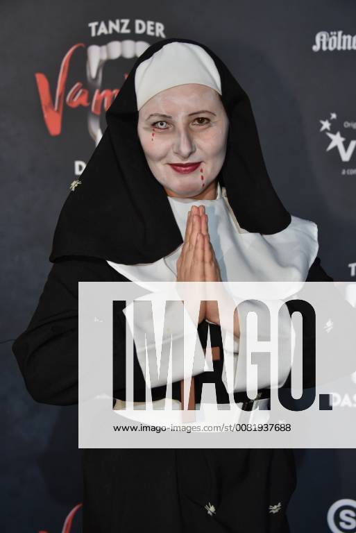 Actress Nina Vorbrodt arrives on 17 02 2018 in Cologne for the premiere of the musical dance of the vampires in the musical dome