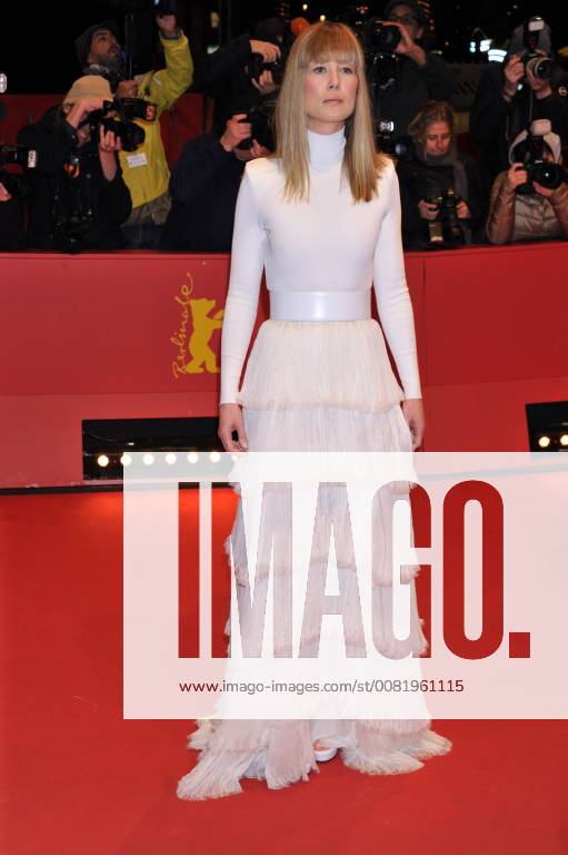 68. Berlinale - Premiere 7 Tage in Entebbe 68th Berlin International Film Festival. Festival Internazionale del Cinema di Berlino 2018. Red Carpet film 7 Days in Entebbe . Pictured: Rosamund Pike