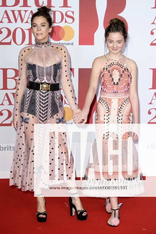 Anna Friel with daughter Gracie at the BRIT Awards 2018 in the O2 Arena London 21 02 2018 Anna Friel with daughter Gracie Foto:xS.xFuturexImage