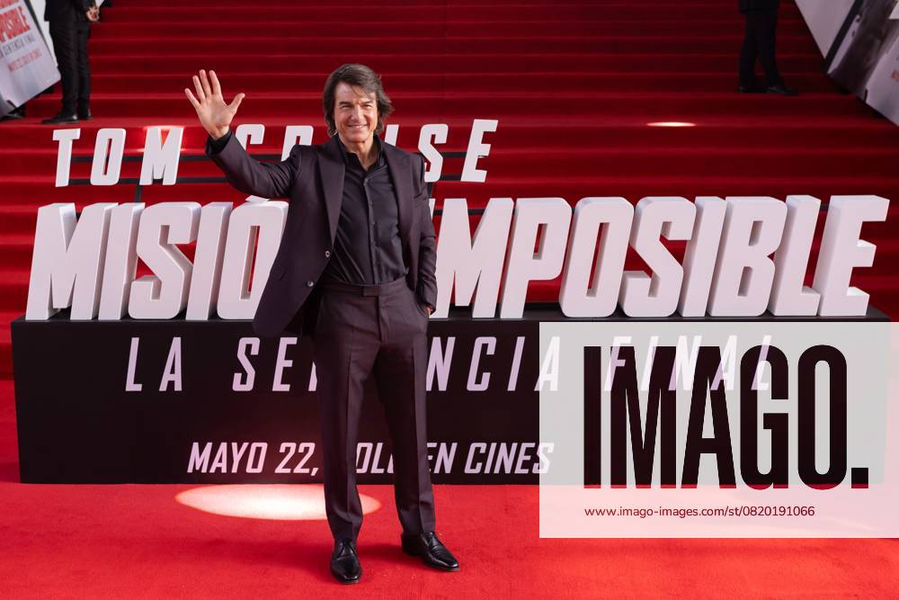 TOM CRUISE and director CHRISTOPHER MCQUARRIE ttended the premiere of Mission Impossible: Dead Reckoning at the National Auditorium, where they signed autographs and walked the red carpet. Mexico City Mexico - ZUMAl178 20250521_znp_l178_003