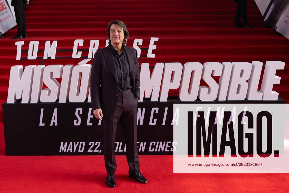 TOM CRUISE and director CHRISTOPHER MCQUARRIE ttended the premiere of Mission Impossible: Dead Reckoning at the National Auditorium, where they signed autographs and walked the red carpet. Mexico City Mexico - ZUMAl178 20250521_znp_l178_017
