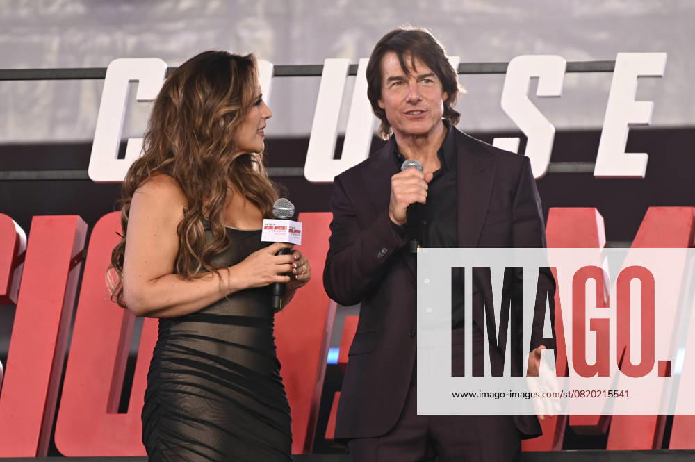 Angelica Vale and Tom Cruise attend the red carpet for Mission: Impossible - The Final Reckoning Mexico City film Premiere at Auditorio Nacional. on May 20, 2025 in Mexico City, Mexico. Mexico City Mexico - ZUMAe321 20250520_zea_e321_086