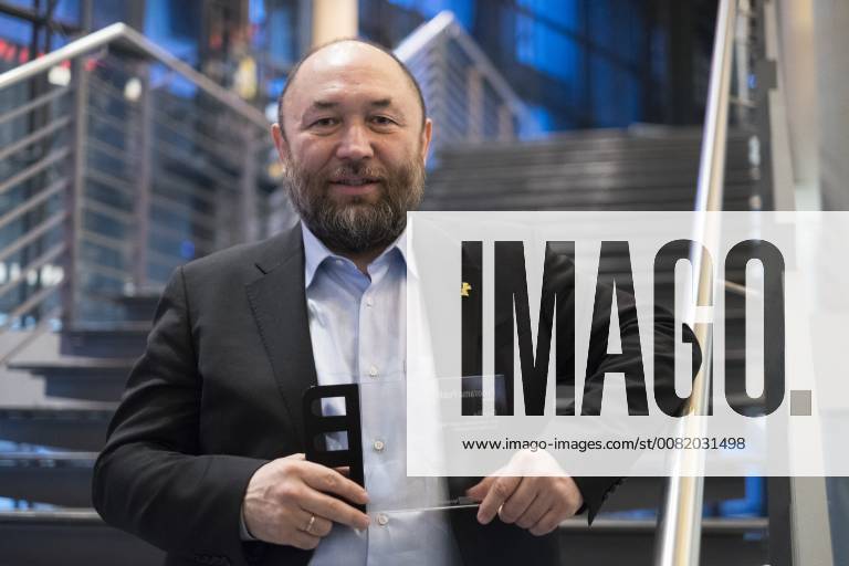 Director Timur Bekmambetov with the Panorama Audience Award for the film PROFILE during the presentation of the Panorama Audience Award on the occasion of the 68th Berlin International Film Festival 68 Berlin International Film Festival