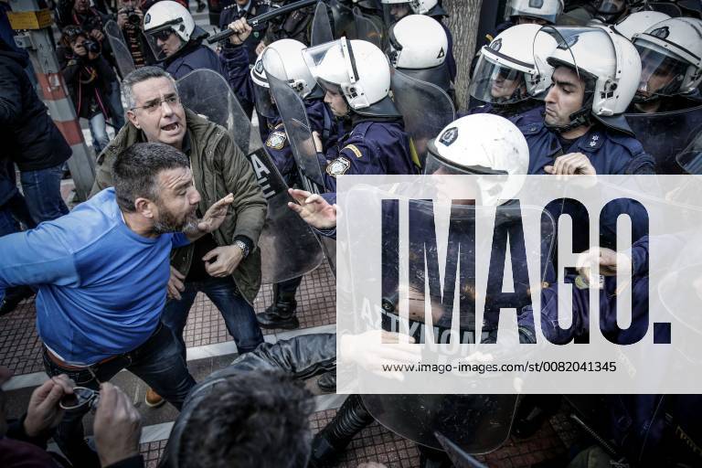 Athens, Greece - Municipal workers clash with police outside Greek parliament. Greece s government is opening Monday a last round of reforms talks with bailout creditors, just five months before the country s massive rescue loan program ends. Athens Greece - ZUMAe114 20180226_zaa_e114_001