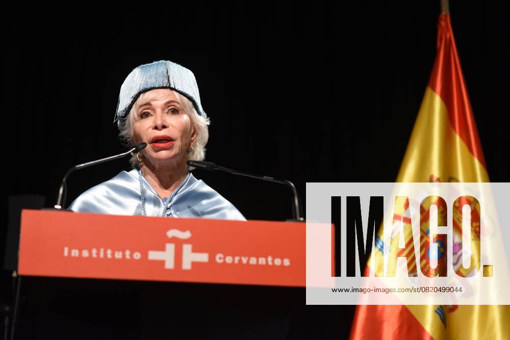 The writer Isabel Allende is invested doctor honoris causa by the UIMP The writer Isabel Allende speaks during the ceremony in which she has been invested doctor honoris causa by the Universidad Internacional Menéndez Pelayo UIMP , at the Instituto Cervantes, on May 22, 2025, in Madrid Spain Allendes accession to the UIMP honorary cloister is framed in the Summer Courses of this university in Santander but, for reasons of the writers agenda, it can not be held during the summer in the Cantabrian capital and takes place in advance in Madrid, Before being invested doctor honoris causa, the Caja de las Letras of the Instituto Cervantes has received the legacy of the Chilean author, one of the most influential writers of literature in the Span