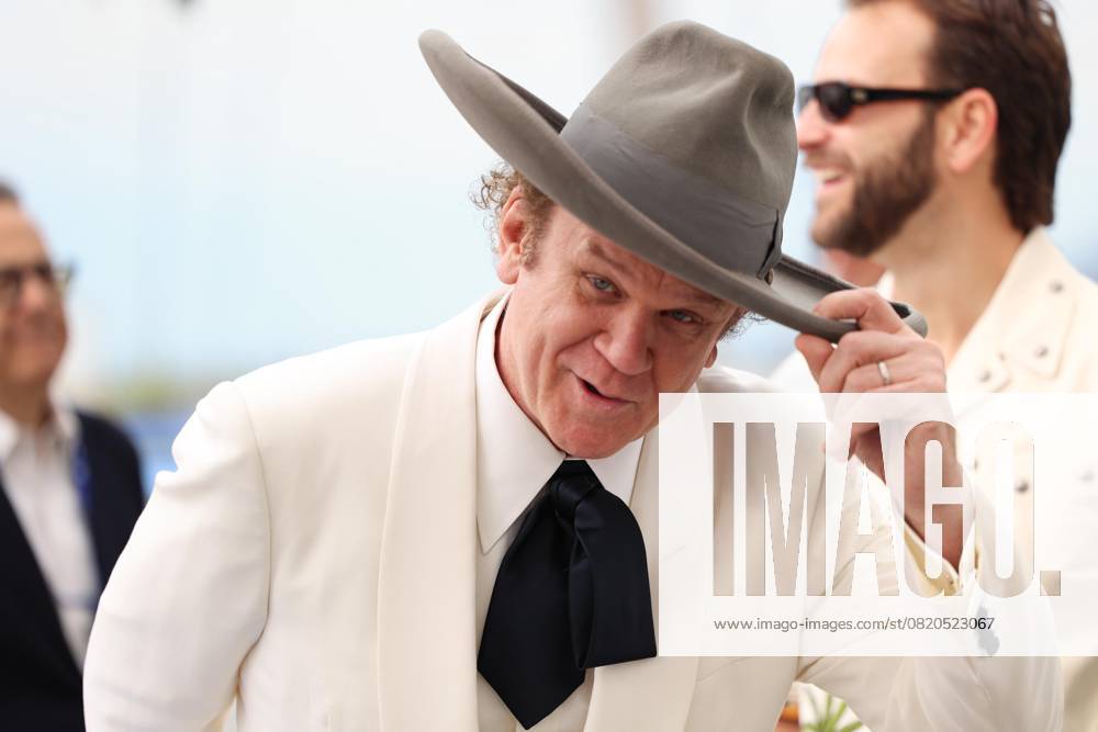 78eme Festival International du Film de Cannes Photocall with cast of Heads or tails 78th International Cannes Film Festival Photocall with cast of Heads or tails movie 444921 2025 05 22 Cannes France Reilly, John C
