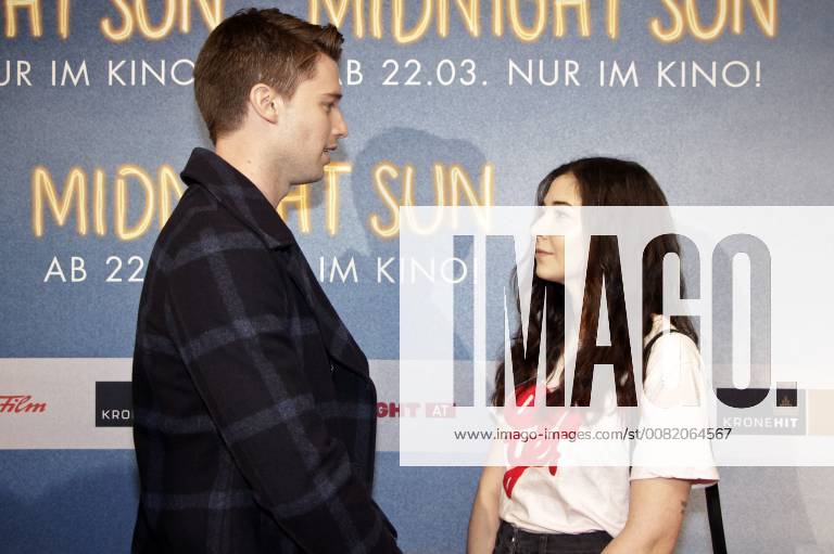 Patrick Schwarzenegger with blogger at the premiere of the Kinoflim Midnight Sun Everything for you in the Village Cinemas Vienna 27 02 2018 Foto:xB.xLoschanx xFuturexImage