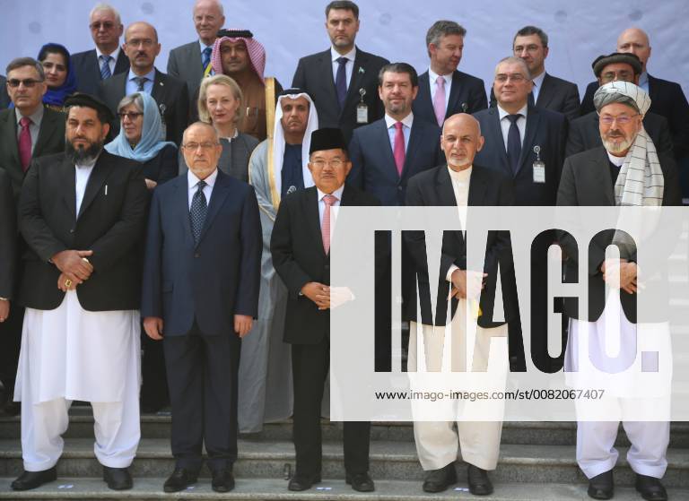 (180228) -- KABUL, Feb. 28, 2018 -- Afghan President Mohammad Ashraf Ghani (2nd R) poses for photos during the Kabul Process for Peace and Security Cooperation conference in Kabul Feb. 28, 2018. The conference, opened on Wednesday with the participation of delegates from more than 20 countries and international organizations, was aimed at finding negotiated settlement to Afghanistan s lingering crisis. Rahmat Alizadah) (zcc) AFGHANISTAN-KABUL-PEACE, SECURITY CONFERENCE XinhuaxKabul