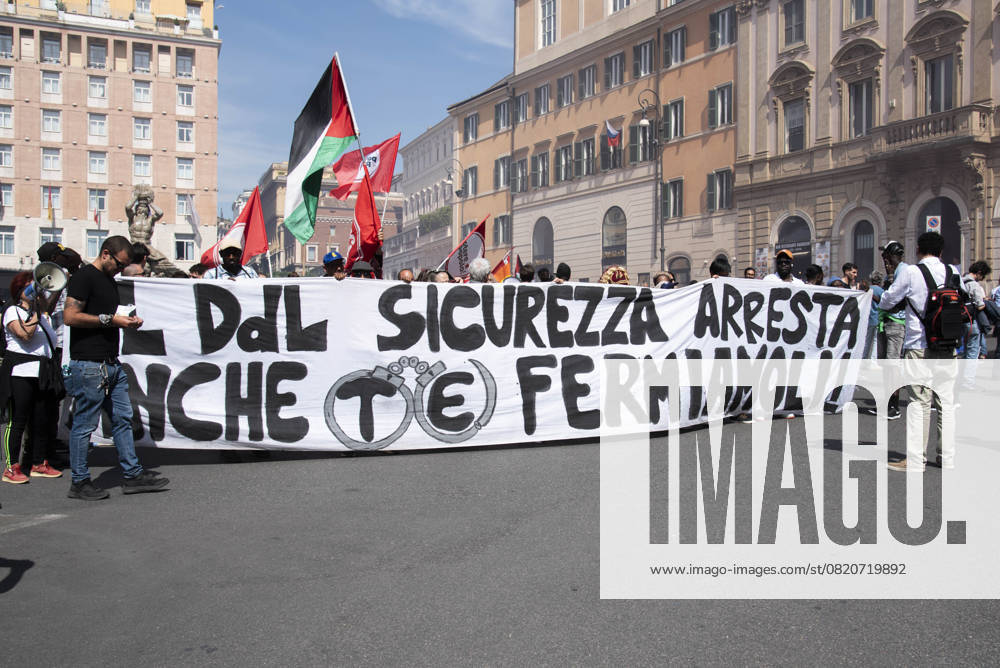 Photo IPP Diego Nangano Cappello Rome 26 05 2025 Demonstration Against Security DDL in photo banner against security ddl Italy Photo Press World Copyright