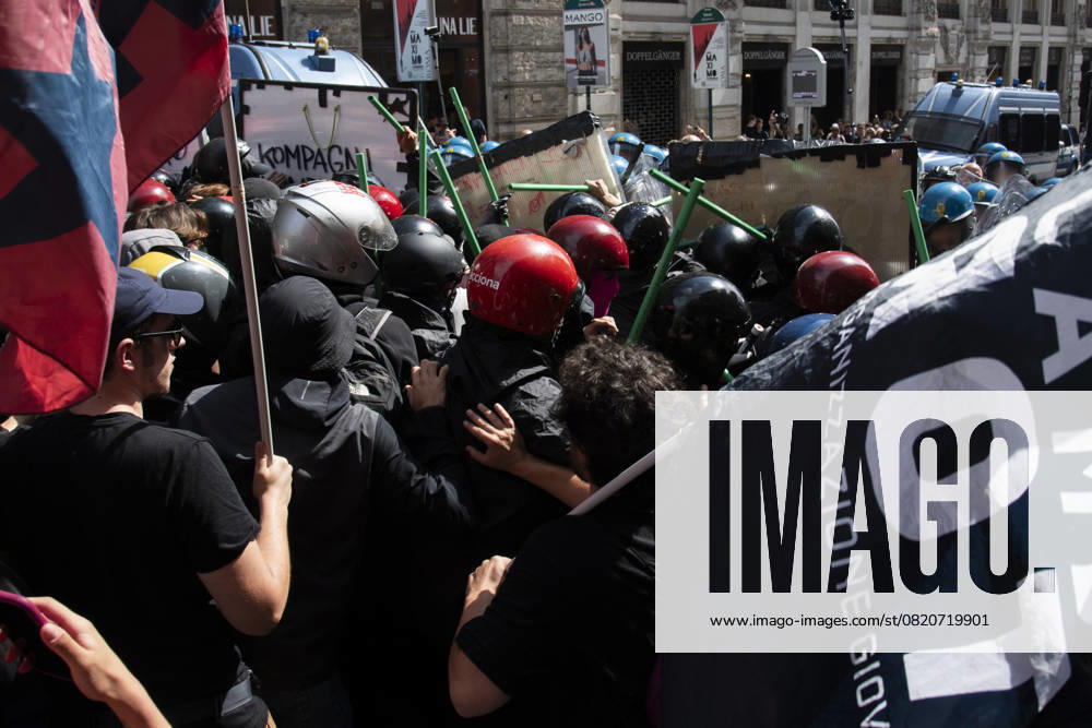 Photo IPP Diego Nangano Cappello Rome 26 05 2025 Demonstration Against the Security DDL in the photo moment of tension during the demonstration Italy Photo Press World Copyright