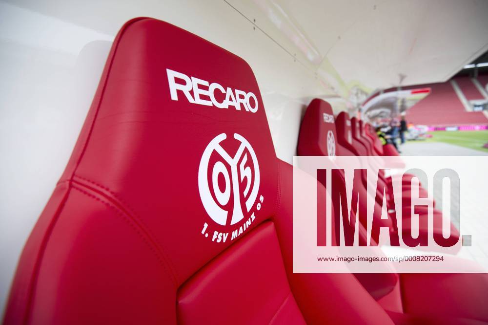 Fußball, Stadiongeschichte 1. FSV Mainz 05 Das neue Mainzer Stadion, die Coface Arena , Neu, Neubau, Trainerbank, Sitz, Reserve, Fussballstadion, Fussball, 1. FSV Mainz 05 (MZ) - LIGA total Cup 2011, am 19.07.2011 in Mainz; o0 Detail Logo Sitz Sitzplatz Bank, Ersatzbank Sponsor Wirtschaft Werbung Recaro 2012
