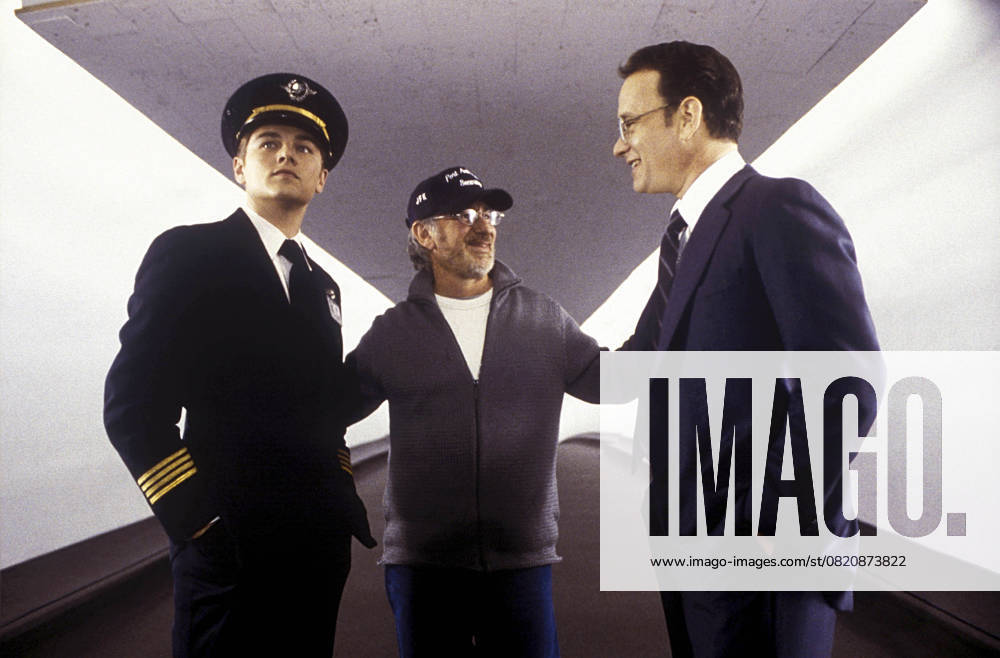 Catch Me If You Can - filmstill STEVEN SPIELBERG, LEONARDO DICAPRIO & TOM HANKS on the set of Catch Me If You Can Ref: FBAW