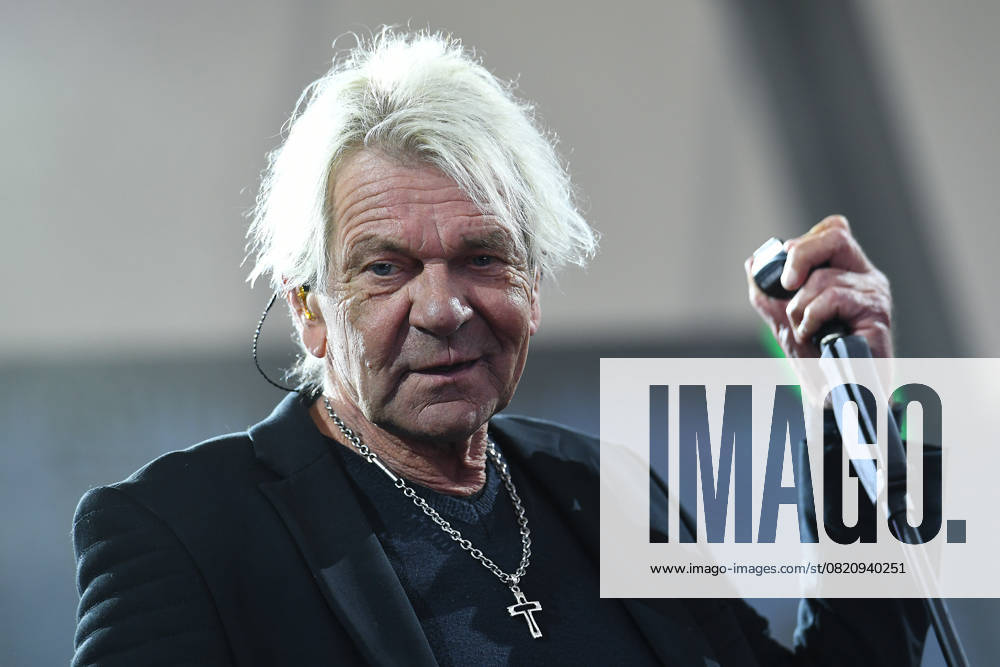 Matthias Reim Best of Live on 29 05 2025 at the Amphitheater Gelsenkirchen The pop , rock and pop singer Matthias Reim will be on stage on 29 05 2025 at the Amphitheater in Gelsenkirchen xRx