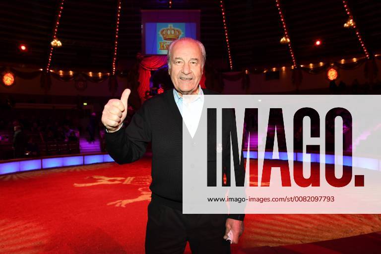 Manfred Schnelldorfer Premiere Circus Krone 3 Winter Program Manege Circus Kronebau Munich 01 03 2018