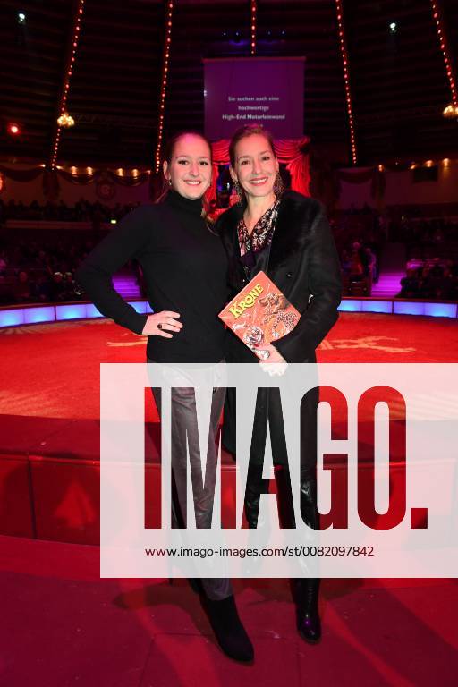 Lisa Seitz with daughter Luzie Premiere Circus Krone 3 Winter Program Manege Circus Kronebau Munich 01 03 2018