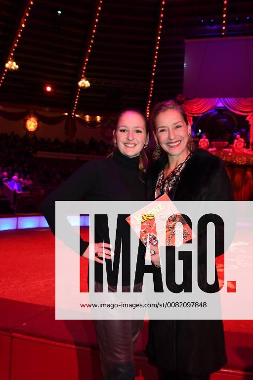 Lisa Seitz with daughter Luzie Premiere Circus Krone 3 Winter Program Manege Circus Kronebau Munich 01 03 2018